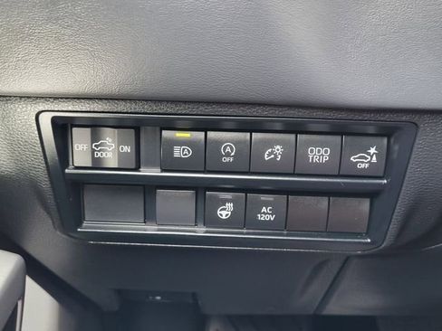 Used 2023 Toyota Tundra Platinum AWD/4WD image 21