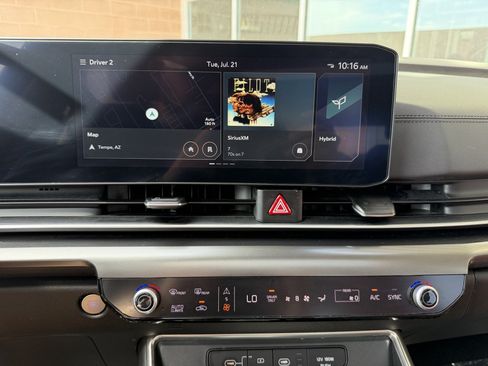Used 2025 Kia Carnival SX w/ SX Dark Edition Package FWD image 19