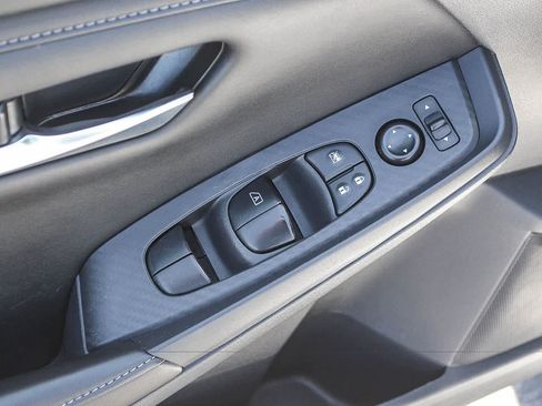 Used 2024 Nissan Sentra SV FWD image 26