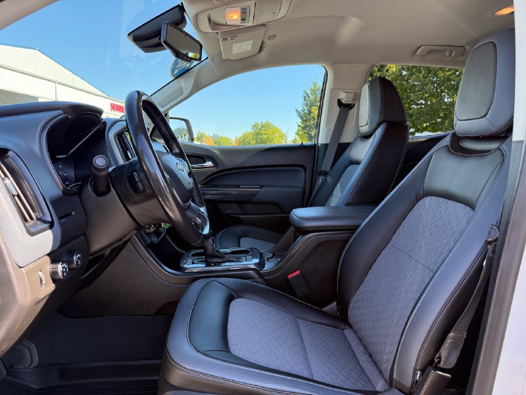 Used 2022 Chevrolet Colorado Z71 w/ Safety Package AWD/4WD image 15