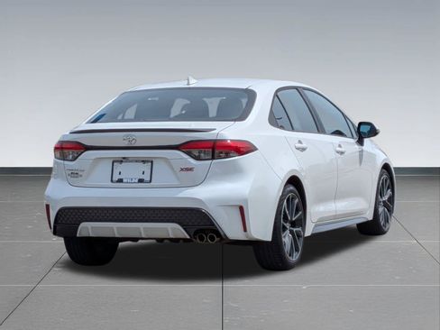 Used 2020 Toyota Corolla XSE FWD image 5