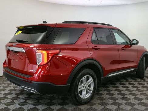 Used 2024 Ford Explorer XLT w/ Equipment Group 202A AWD/4WD image 13