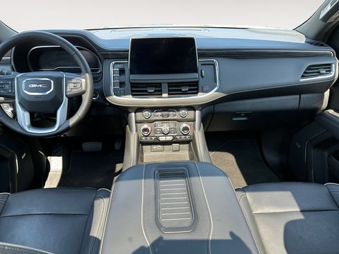 Used 2023 GMC Yukon SLT w/ SLT Luxury Package AWD/4WD image 10