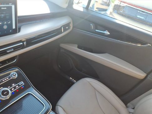 Used 2022 Lincoln Nautilus Reserve image 23