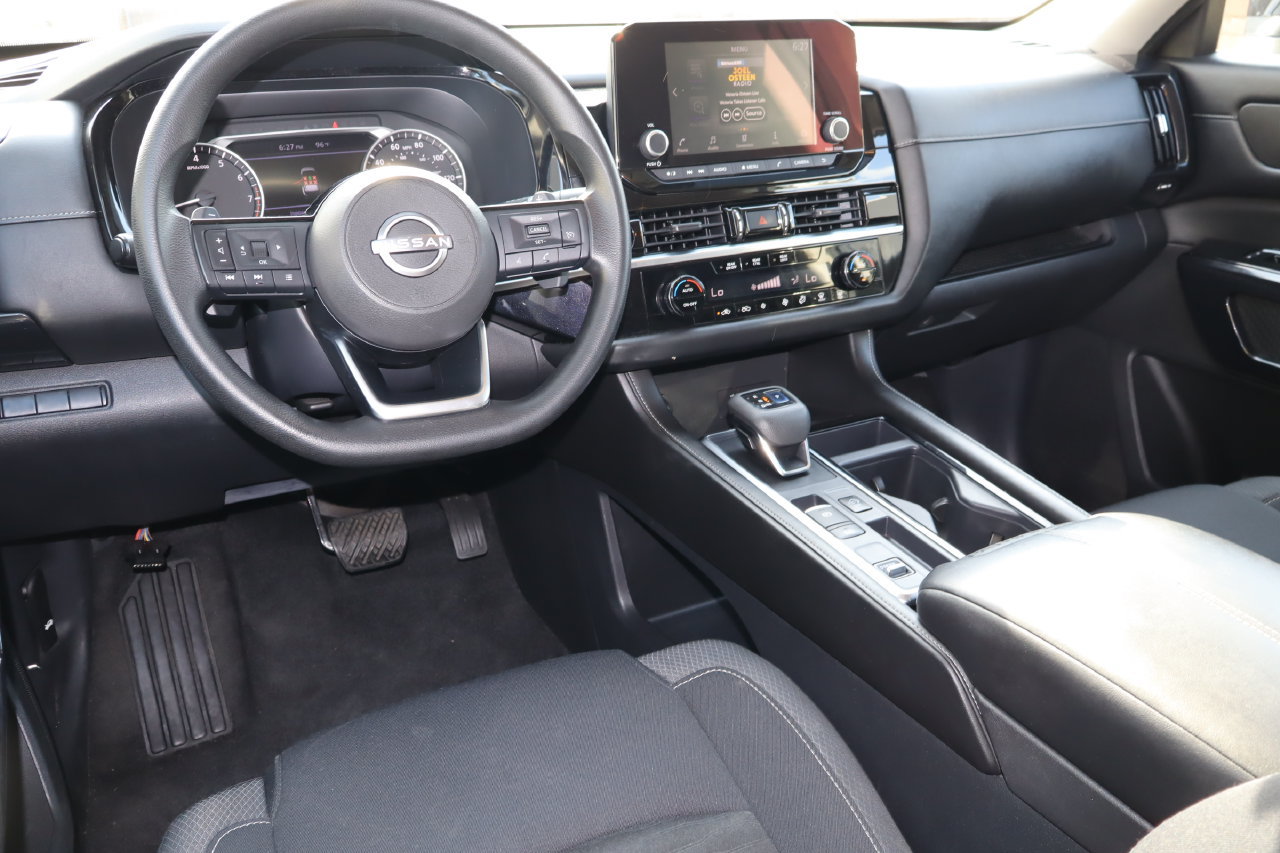 Used 2022 Nissan Pathfinder S FWD image 4