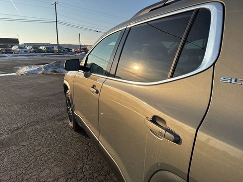 Used 2019 GMC Acadia SLT image 10