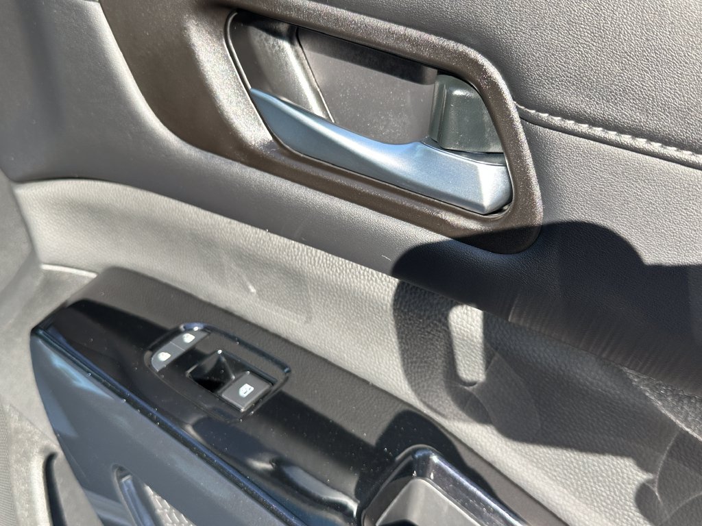 Used 2022 Nissan Pathfinder SV FWD image 18