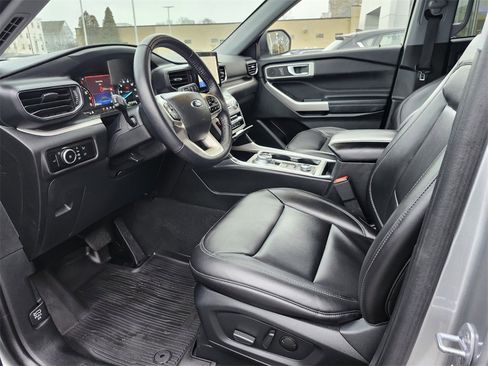 Used 2023 Ford Explorer XLT w/ Equipment Group 202A image 18
