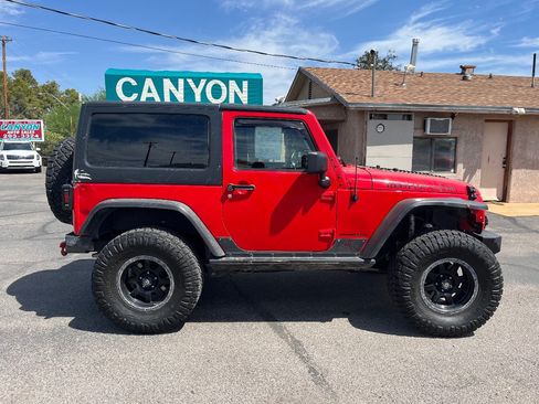 Used 2015 Jeep Wrangler Rubicon w/ Power Convenience Group AWD/4WD image 2