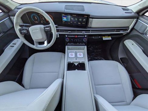 New 2026 Hyundai Santa Fe SE image 3