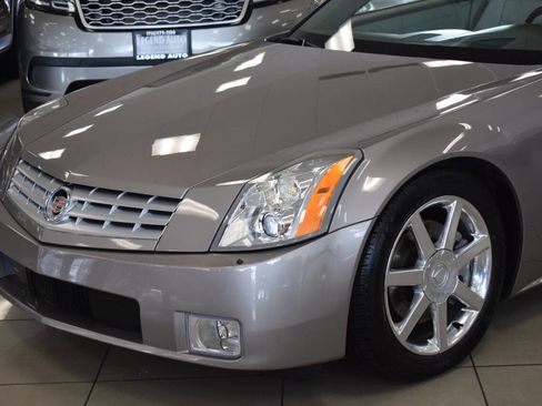 Used 2005 Cadillac XLR RWD image 7