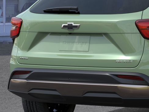 New 2026 Chevrolet Trax ACTIV w/ Sunroof Package FWD image 16
