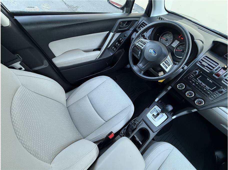 Used 2015 Subaru Forester 2.5i Premium w/ All-Weather Package AWD/4WD image 9