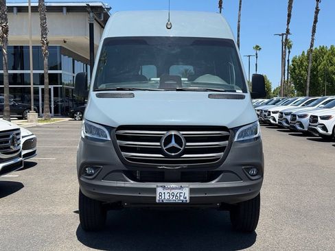 Used 2025 Mercedes-Benz Sprinter 2500 image 12