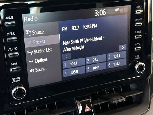 Used 2020 Toyota Corolla LE FWD image 20