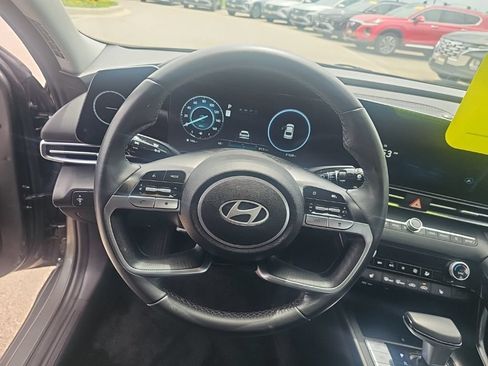 Certified 2024 Hyundai Elantra SEL w/ Convenience Package FWD image 16