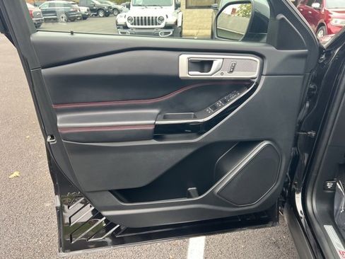 Used 2022 Ford Explorer ST-Line image 28