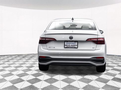 Used 2023 Volkswagen Jetta SE w/ Panoramic Sunroof Package FWD image 10