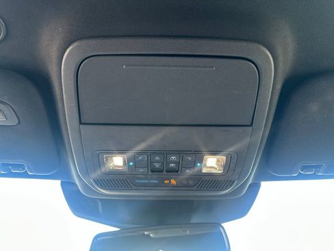 Used 2020 Ford Explorer Platinum w/ Premium Technology Package image 14