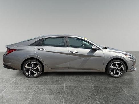 Used 2023 Hyundai Elantra Limited w/ Cargo Package FWD image 7