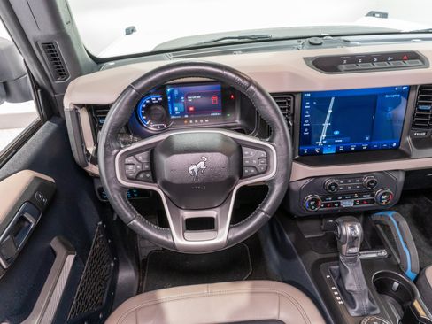 Used 2023 Ford Bronco Wildtrak AWD/4WD image 12