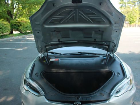 Used 2018 Tesla Model S 75D AWD/4WD image 29