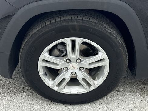 Used 2023 GMC Terrain SLE w/ Driver Convenience Package image 42