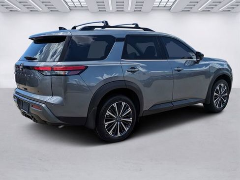 Certified 2026 Nissan Pathfinder SL w/ SL Premium Package FWD image 5