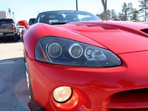 Used 2005 Dodge Viper SRT-10 image 4
