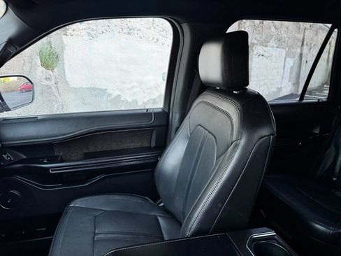 Used 2018 Ford Expedition Limited RWD image 20