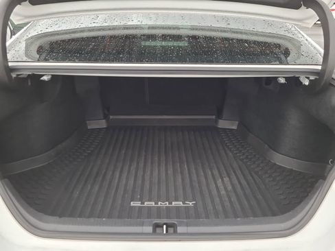 Used 2019 Toyota Camry SE image 27