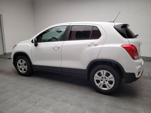 Used 2018 Chevrolet Trax LS FWD image 3