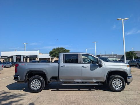 Used 2025 Chevrolet Silverado 3500 LT w/ Safety Package AWD/4WD image 3