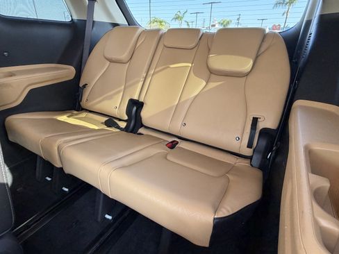Used 2022 Kia Carnival EX FWD image 28