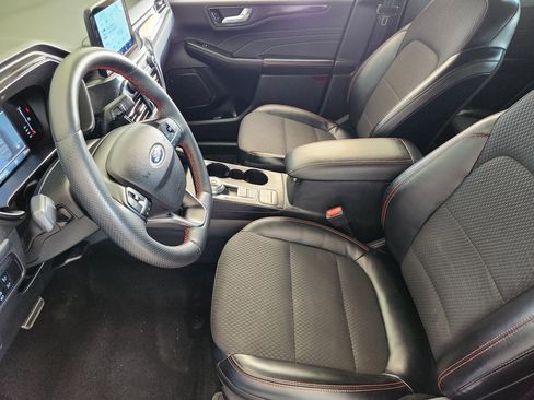 Used 2023 Ford Escape ST-Line image 14