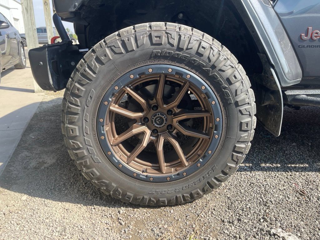 Used 2024 Jeep Gladiator Mojave AWD/4WD image 6