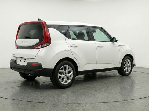 Used 2025 Kia Soul LX w/ LX Technology Package image 9
