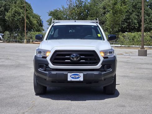Used 2022 Toyota Tacoma SR RWD image 2