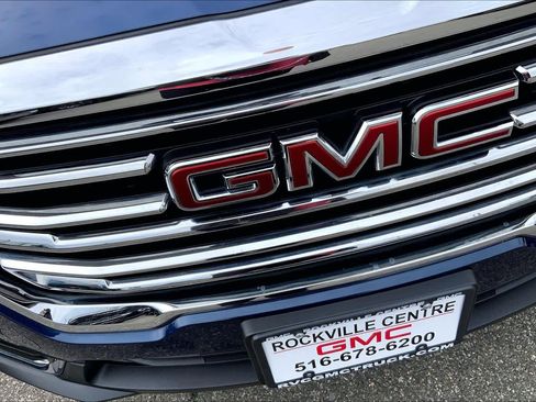 Used 2022 GMC Terrain SLT image 32