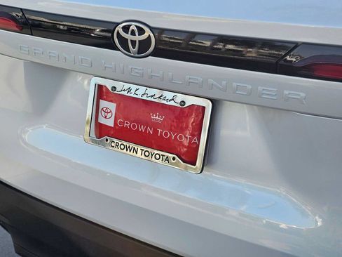 Certified 2026 Toyota Grand Highlander FWD image 14