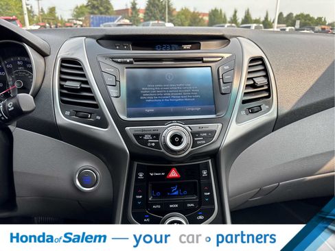 Used 2014 Hyundai Elantra Limited w/ Option Group 03 FWD image 16
