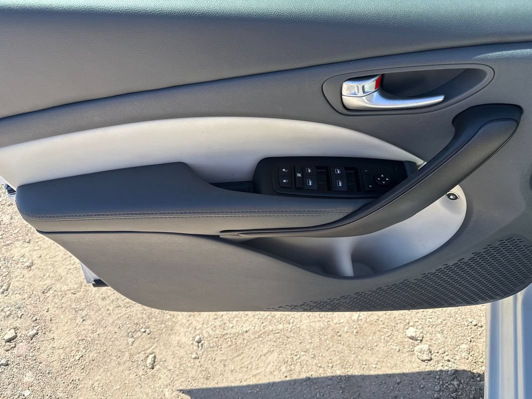 Used 2013 Dodge Dart Limited w/ Premium Group FWD image 12