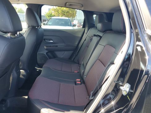 New 2025 Nissan Kicks SR image 10