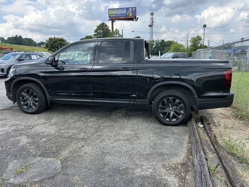 Used 2023 Honda Ridgeline Sport image 3