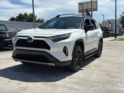 Used 2022 Toyota RAV4 XSE AWD/4WD image 11