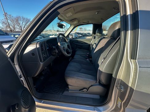 Used 2006 Chevrolet Silverado 1500 W/T image 42