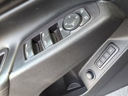 Used 2018 Chevrolet Equinox Premier FWD image 16