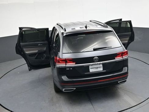 Used 2021 Volkswagen Atlas SE image 38