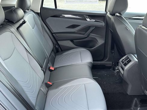 New 2026 Volkswagen Tiguan SE image 15