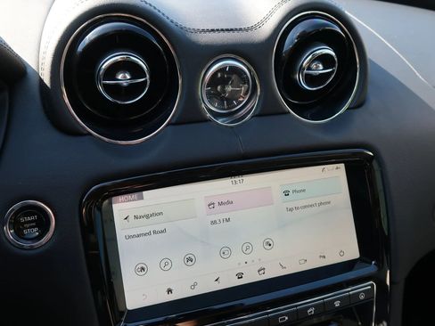 Used 2019 Jaguar XJ R-Sport image 32